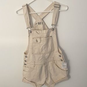 Ecru Free People boyfriend shortall